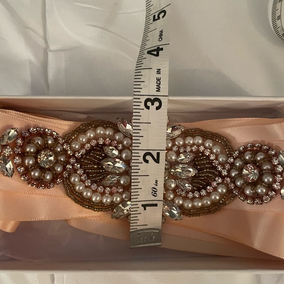 Pink silk Bridal belt/sash adorned with beads and rhinestones. Brand new in box - Picture 5 of 5
